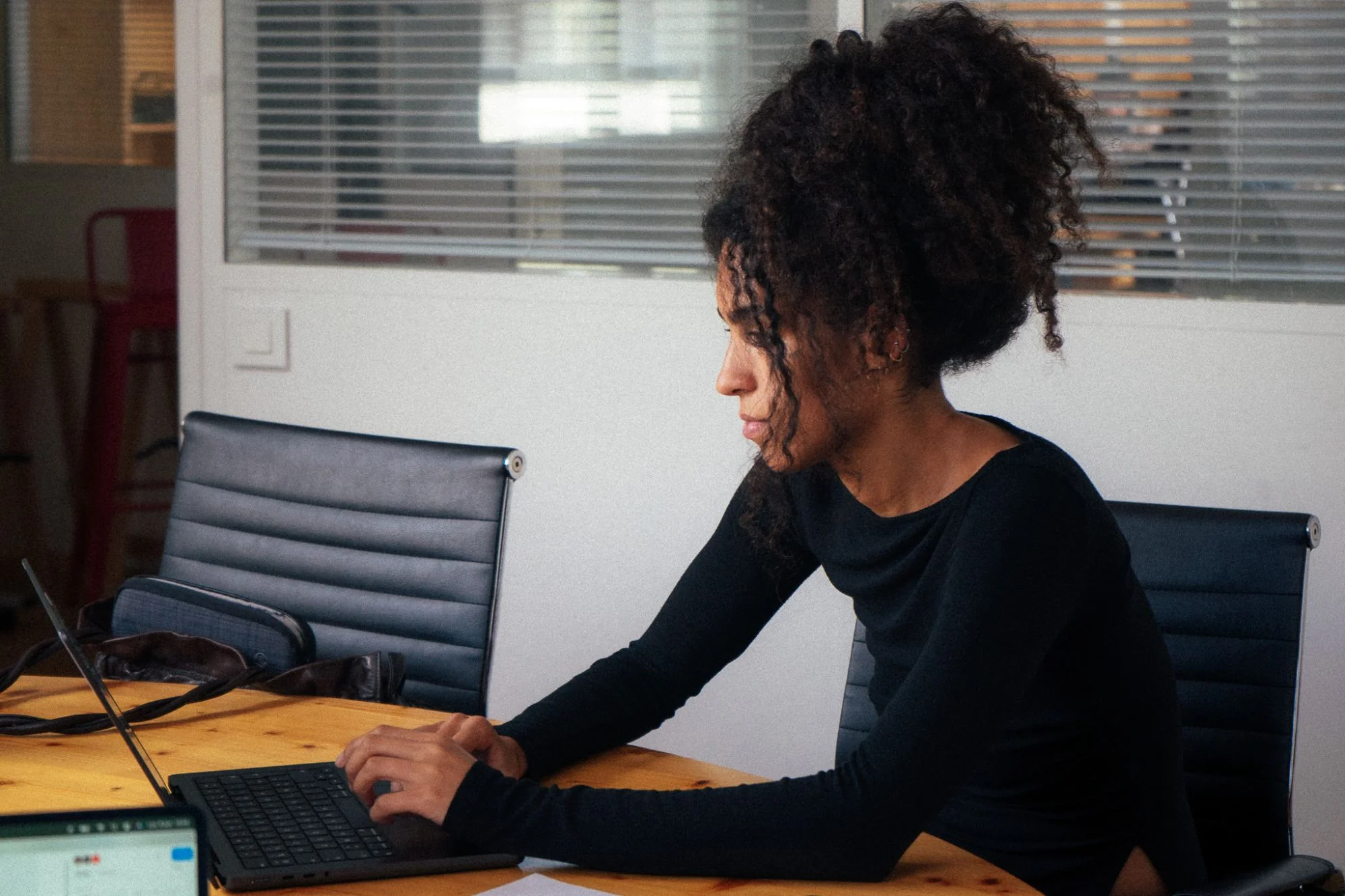 Lauryne Curien à son bureau